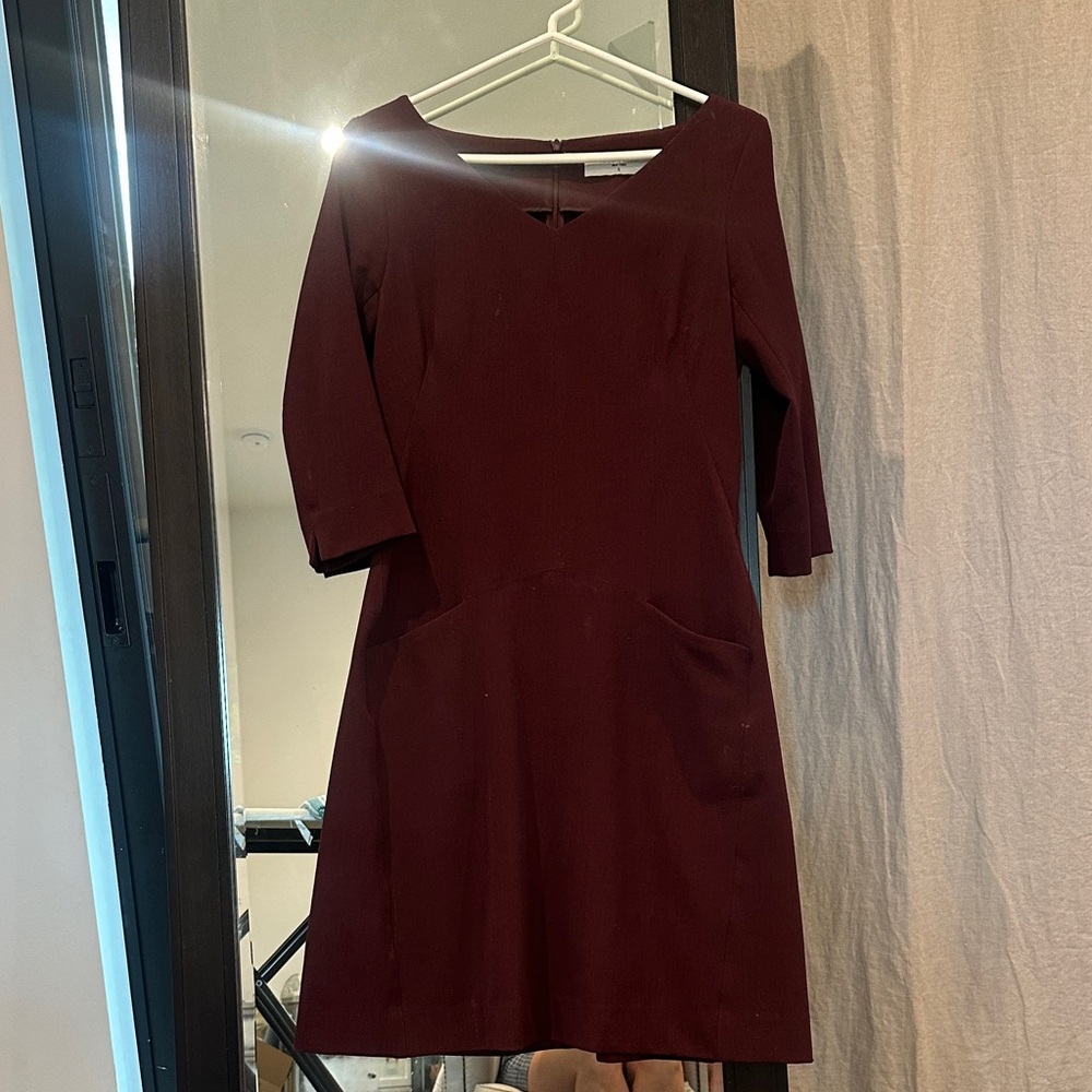 MM Lafleur V-Neck Long Sleeve Shift Dress in Deep Burgundy